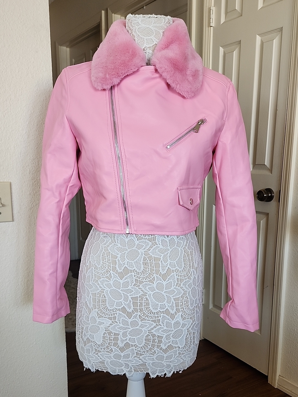 Pink Faux Leather Cropped Y2K Moto Bad Girl Jacket Plush Collar Size Medium